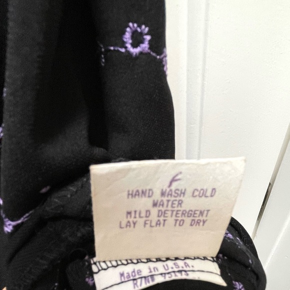 Hourglass Sleeveless Dress, size medium. - Picture 7 of 13